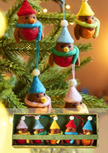 Load image into Gallery viewer, Set of 5 Hanging Felt Robin Decorations