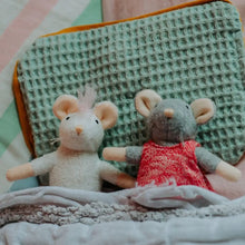 Load image into Gallery viewer, Sam & Julia Plush Mouse 12cm  - Ella