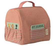 Load image into Gallery viewer, Maileg Pet Carrier - Coral