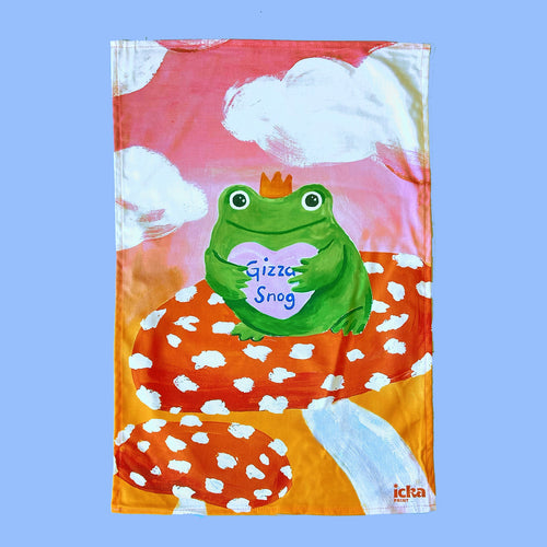 Green Frog sitting on a red mushroom holding a pink heart with gizaa snog written on it