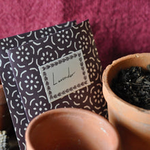 Load image into Gallery viewer, Cambridge Imprint Pack Of 8 Seed Envelopes & Labels - Pear Halves Elderberry