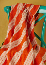 Load image into Gallery viewer, Berge Stripe Throw