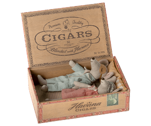 Maileg Mum and Dad in Cigarbox