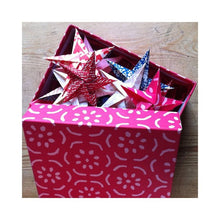 Load image into Gallery viewer, Garland of Stars Origami Kit by Cambridge Imprint