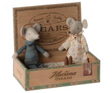 Load image into Gallery viewer, Maileg - Grandma &amp; Grandpa Mice in Cigar Box

