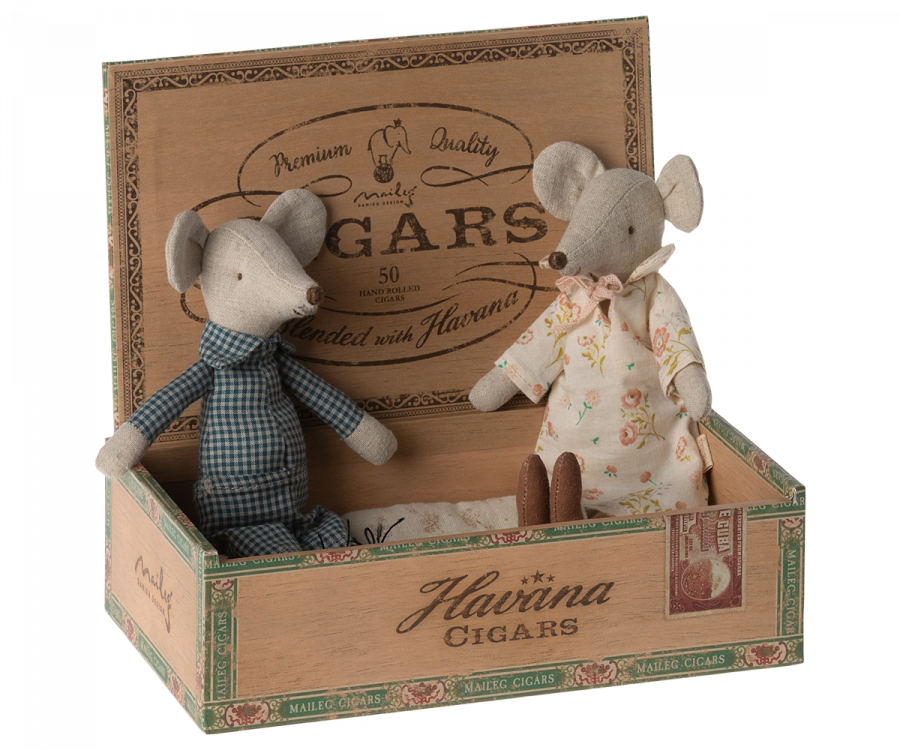Maileg - Grandma & Grandpa Mice in Cigar Box