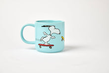 Load image into Gallery viewer, Peanuts Skateboard Mug
