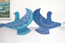 Load image into Gallery viewer, East End Press Concertina Paper  Garland - Peace Doves
