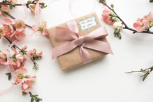 Load image into Gallery viewer, Adhesive Gift Tags Set Of 12 - Floral
