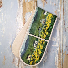 Load image into Gallery viewer, Daffodil Oven Gloves
