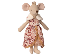 Load image into Gallery viewer, Maileg Mum  Mouse - Queen With Gift Bag
