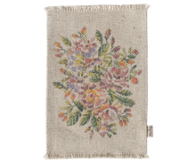 Load image into Gallery viewer, Maileg Flower Rug - Medium
