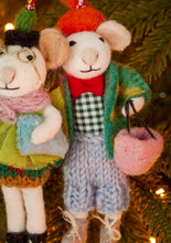 Load image into Gallery viewer, Set of 2 Felt Xmas Shopping Mice Decorations
