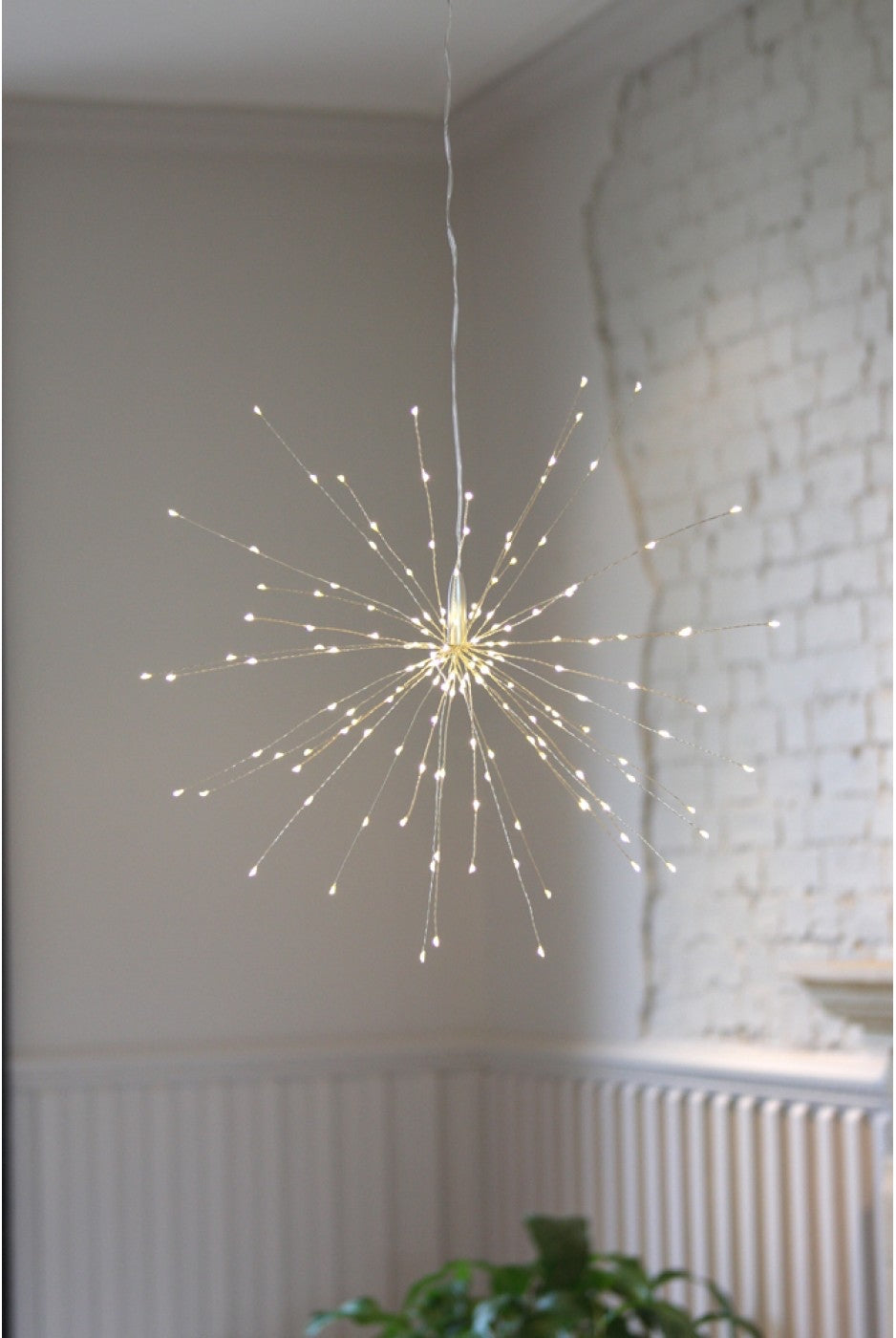 Hanging Starburst Light - Silver - Mains Operated