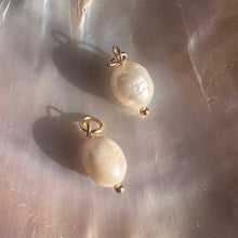 Load image into Gallery viewer, Natural Drop Pearl Detachable Charm Hoop Earrings
