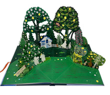 Load image into Gallery viewer, Moomin Pop Up Book - Moomin And The Comet
