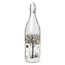 Load image into Gallery viewer, Moomin Glass Bottle with clamp stopper 1 L - Apples
