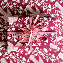 Load image into Gallery viewer, Cambridge Imprint 5 Gift Tags - Songbird in Bramble
