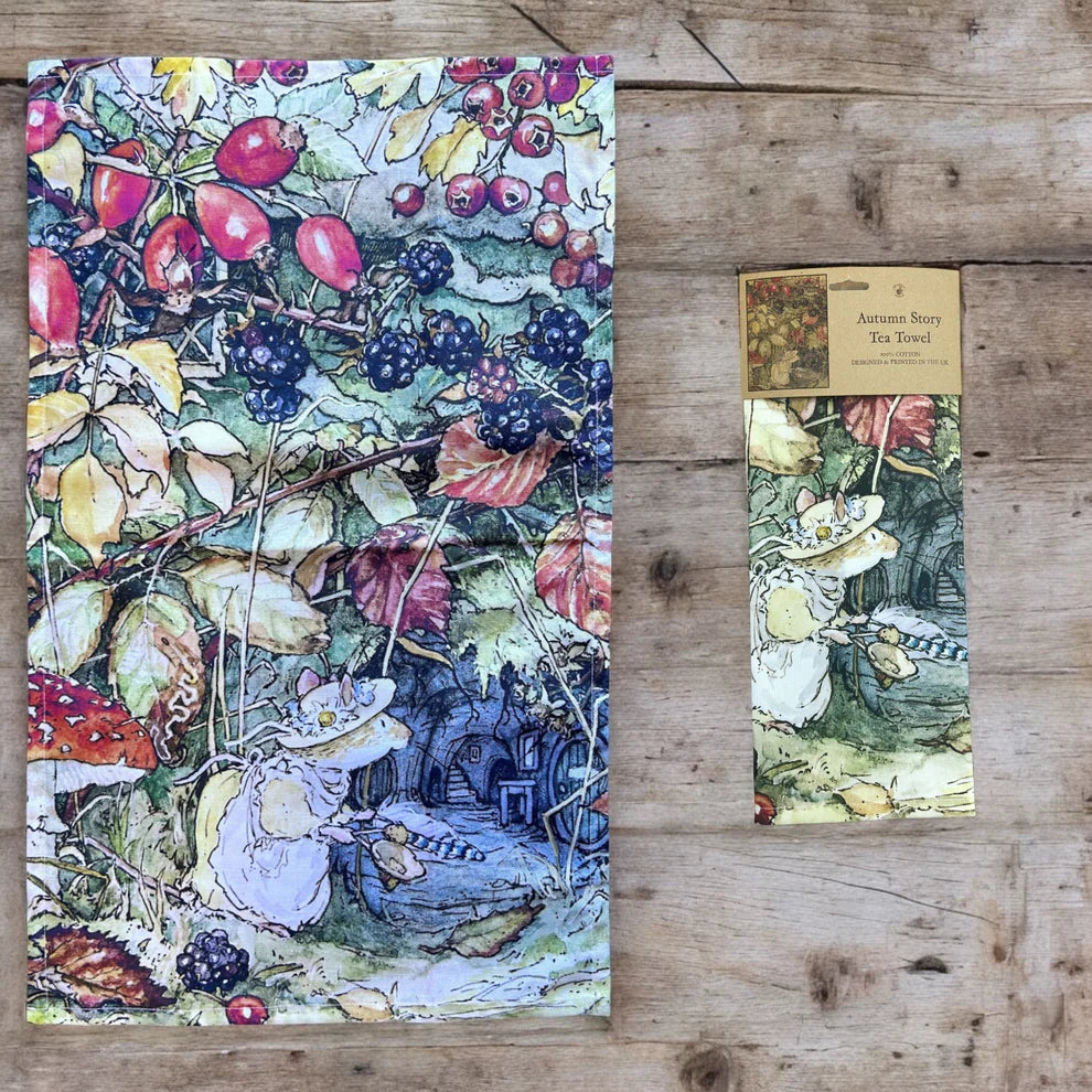 Brambly Hedge Tea Towel - Autumn
