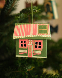East End Press Board Decoration - Scottish Bothy