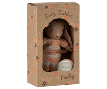 Load image into Gallery viewer, Maileg Micro Bunny Set - Brown with Dusty Rose Knitted Suit and Ball

