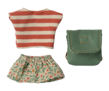 Load image into Gallery viewer, Maileg Clothes &amp; Bag - Big Sister Mouse - Green
