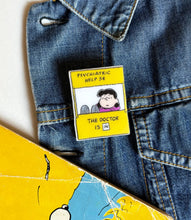 Load image into Gallery viewer, Peanuts Pin Badge - Lucy
