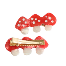 Load image into Gallery viewer, Set Of 2 Hair Clips  - Mushroom

