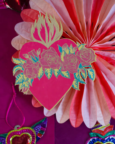 Beautiful heart shaped card in magenta and gold