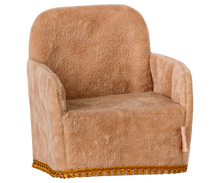 Load image into Gallery viewer, Maileg Chair Mouse - Powder Velvet
