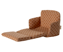 Load image into Gallery viewer, Maileg Mouse Sofa Bed - Dots
