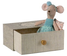 Load image into Gallery viewer, Maileg - Little Sister Dance Mouse In Daybed  - Turquoise
