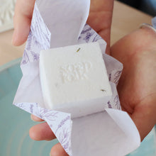 Load image into Gallery viewer, Soap Folk Salt Bath Cube 150g - Lavender
