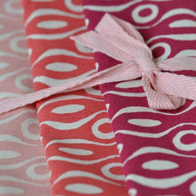 Load image into Gallery viewer, Cambridge Imprint Set Of 3 Tea Towels - Persephone
