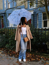 Load image into Gallery viewer, Morris &amp; Co UV Minilite Umbrella, Daisy Blue Ivory
