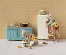 Load image into Gallery viewer, Maileg Clothes &amp; Bag For Little Sister Mouse

