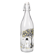 Load image into Gallery viewer, Moomin Glass Bottle with clamp stopper 1 L - Apples
