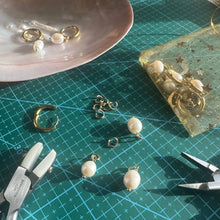 Load image into Gallery viewer, Natural Drop Pearl Detachable Charm Hoop Earrings
