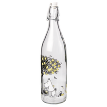 Load image into Gallery viewer, Moomin Glass Bottle with clamp stopper 1 L - Apples
