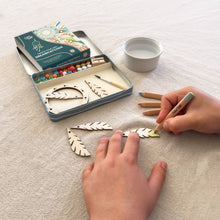 Load image into Gallery viewer, Make Your Own Dreamcatcher Craft Kit
