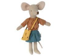 Load image into Gallery viewer, Maileg Clothes &amp; Bag For Mum Mouse
